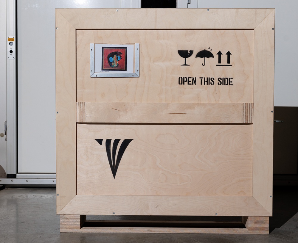 Cassa di trasporto de Il Re della Democrazia, 2018