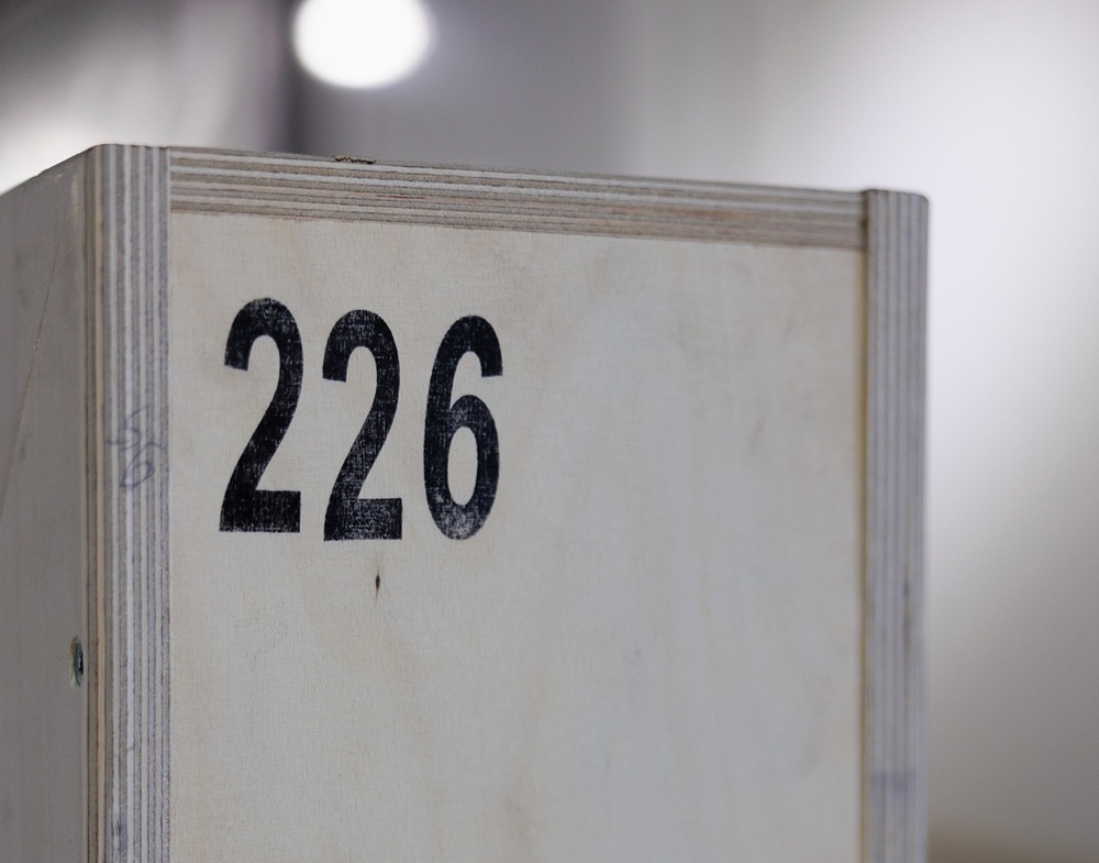 Marcature identificative sulla cassa de Il Re della Democrazia, 2018