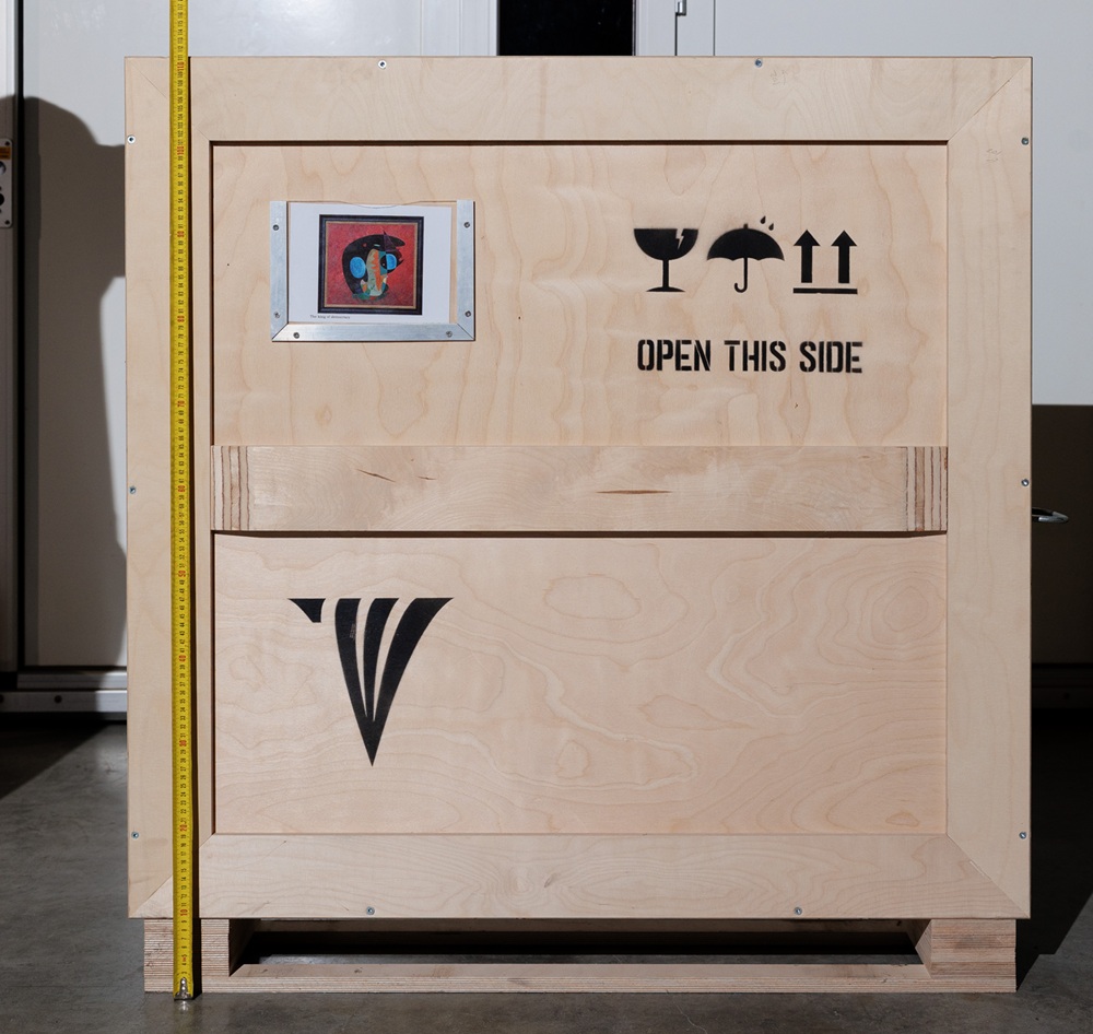 Altezza della cassa de Il Re della Democrazia, 2018 con metro